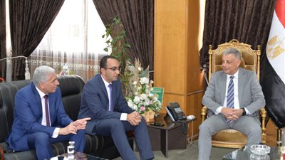 محافظ الإسماعيلية يصل الديوان العام لمباشرة مهام عمله 