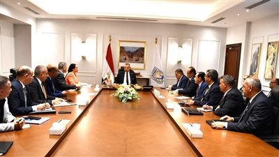 هدفنا خدمة المواطن، محافظ جنوب سيناء يعقد أولى اجتماعاته مع رؤساء المدن