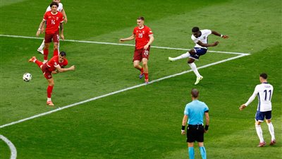 إنجلترا وسويسرا يلجآن للوقت الإضافي بعد التعادل 1/1