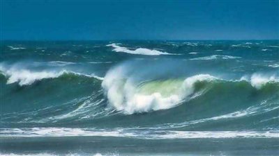 طوارئ بالمواني مع توقعات ارتفاع الأمواج 