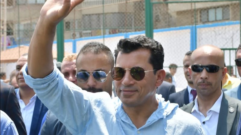 وزير الشباب والرياضة،