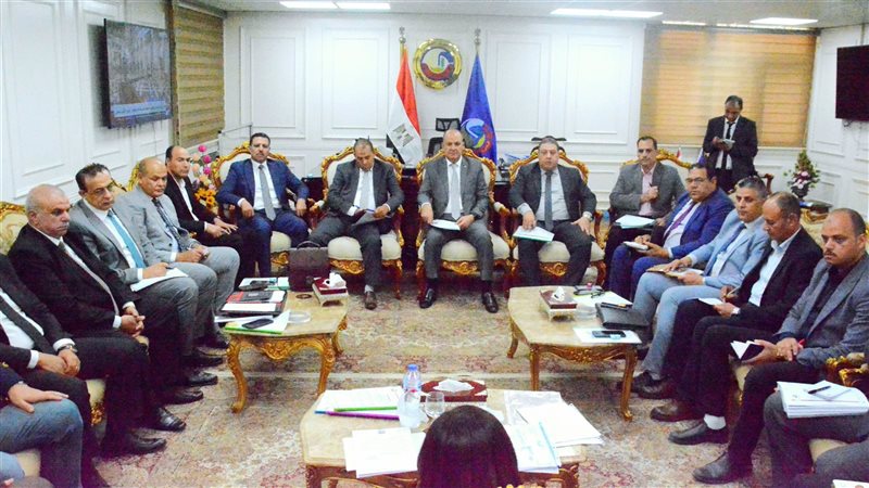محافظ البحيرة تعقد