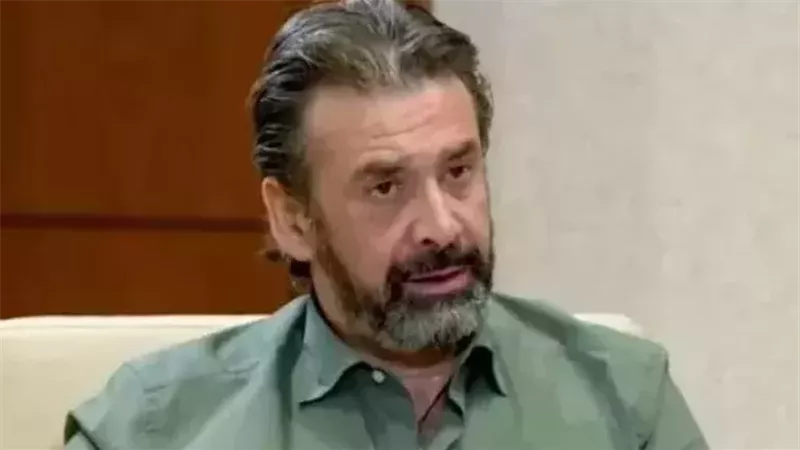 الفنان كريم عبد العزيز،