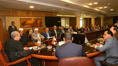 محافظ الغربية يعقد أول اجتماعاته مع مديري المديريات الخدمية والهيئات