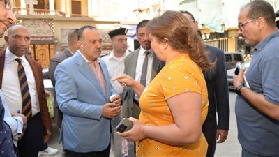 لمخالفة إجراءات السلامة العامة، محافظ أسيوط يوجه بغلق محل وإحالة مالكه للنيابة (فيديو)