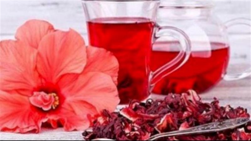 فوائد الكركديه الساخن