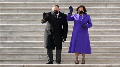 بعد لقائه الرئيس بايدن، إصابة زوج كامالا هاريس بفيروس كوفيد-19 