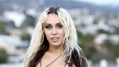  مايلي سايرس تقدم عرض Super Bowl لعام 2025