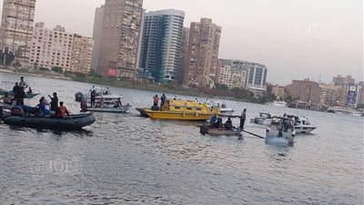 الإنقاذ النهري يبحث عن جثمان مفقود في سقوط سيارة عروسين بالنيل (صور)