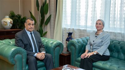 وزيرا البيئة والإنتاج الحربي يناقشان مستجدات التعاون المشترك في إدارة المخلفات (صور)