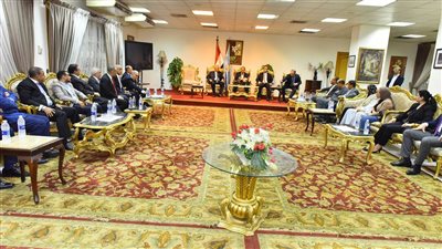 محافظ أسيوط يلتقي أعضاء مجلسي النواب والشيوخ لبحث مشاكل المواطنين (صور) 