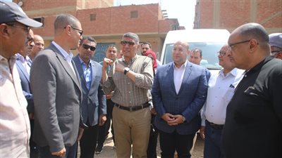 خلال جولته الميدانية، محافظ الجيزة يتفقد إنشاء 3 محطات صرف صحي بأبو النمرس (صور)