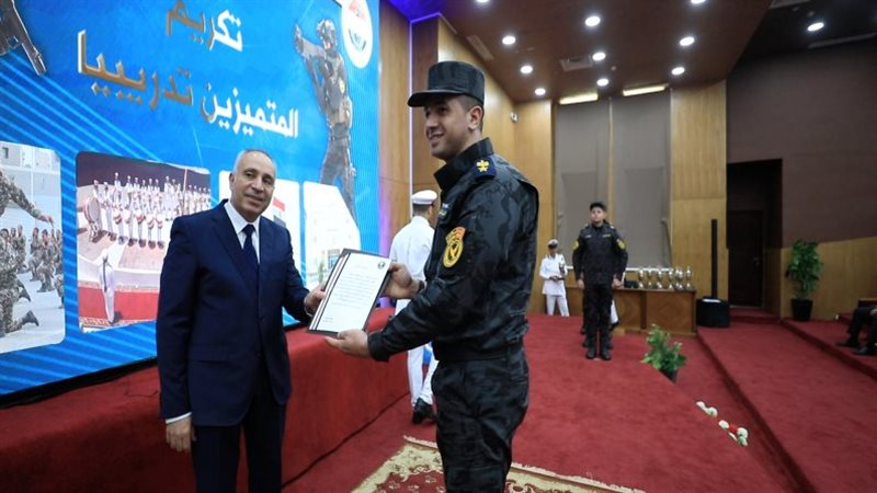  الداخلية تكرم المتميزين
