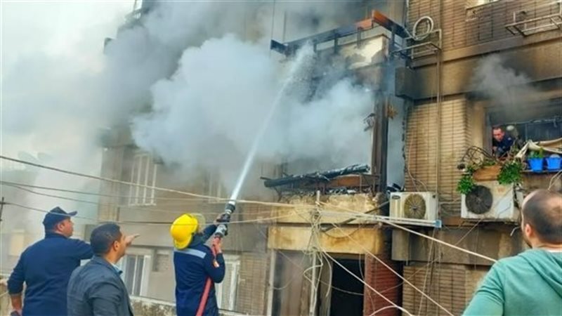 إخماد حريق شقة سكنية