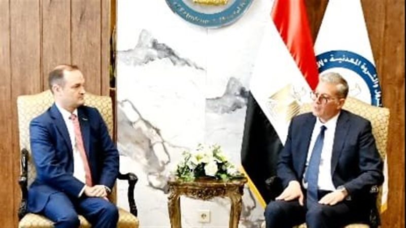وزير البترول خلال