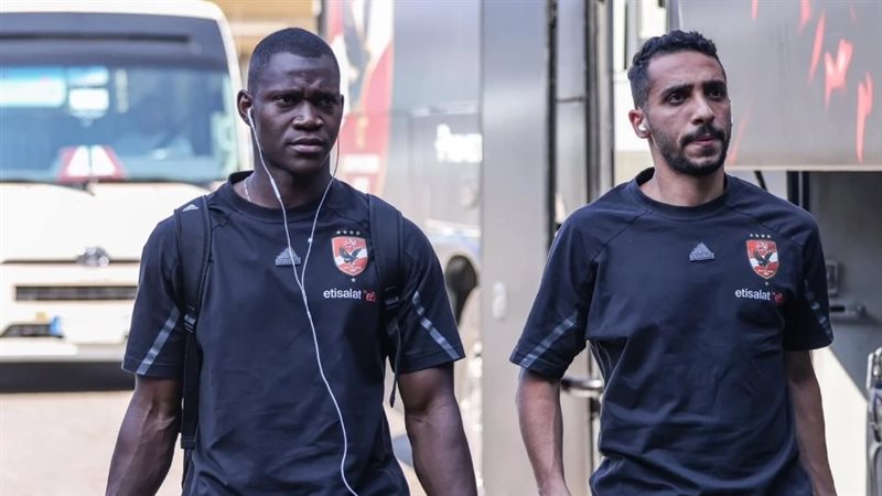 الأهلي يصل استاد