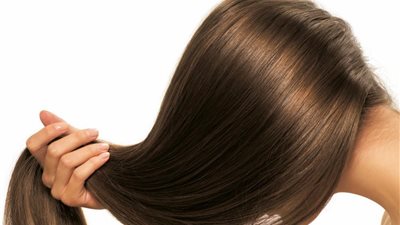 خلطات طبيعية لعلاج هيشان الشعر واستعادة جماله