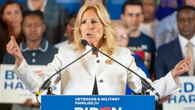 جيل بايدن تدافع عن نفسها: الترشح للرئاسة هو قرار جو