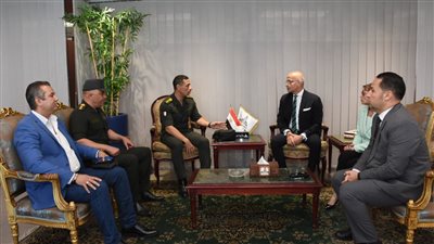 رئيس جامعة عين شمس يستقبل لجنة الكشف الطبي لتحديد الموقف التجنيدي للطلاب 