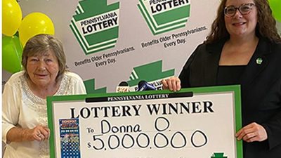 الدنيا حظوظ، عجوز أمريكية تأخرت طائرتها ففازت بـ5 ملايين دولار (صورة)