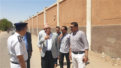 محافظ الأقصر يتفقد المناطق ذات الكثافة المرورية العالية ويوجه بتمهيدها