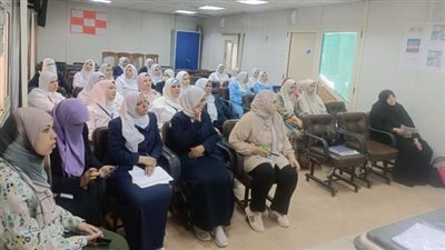 مدير فرع التأمين الصحي بالشرقية يجتمع بتمريض المستشفيات