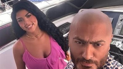 تامر حسني يعلن عن عمل جديد يجمعه بـ كارولين عزمي