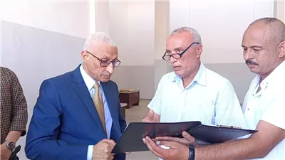 محافظ شمال سيناء يتفقد المنطقة الحرفية بالعريش
