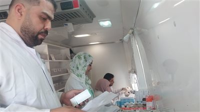 توقيع الكشف الطبي على 995 مواطنا خلال قافلة طبية مجانية بالبحيرة 