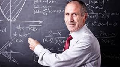 تفسير حلم المدرس في المنام وعلاقته بتحقيق مكاسب مالية كبيرة 