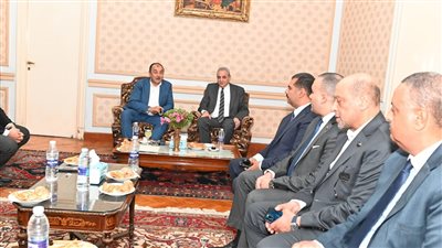 وزير قطاع الأعمال: حريصون على تعزيز التواصل المجتمعي وتنمية الكيانات الصناعية 