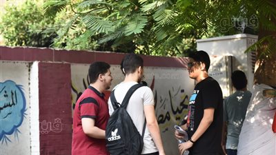 دخول طلاب الثانوية العامة لأداء امتحانات الجيولوجيا والرياضة وعلم النفس بالغربية (بث مباشر)