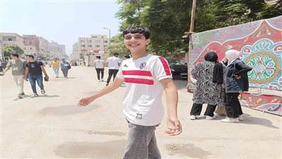 طالب ثانوية عامة بالشرقية يرتدي تيشيرت الزمالك خلال الامتحان: وش السعد عليا (فيديو وصور)