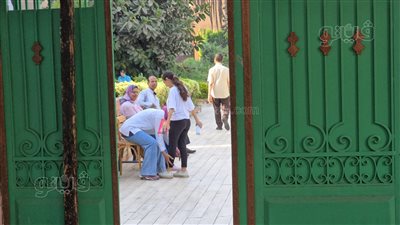  بدء دخول طلاب الثانوية العامة إلى اللجان لأداء امتحانات الجبر والجيولوجيا وعلم النفس