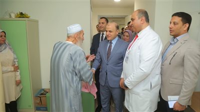 محافظ كفرالشيخ يطمئن على المصابين الفلسطينيين بمركز الأورام