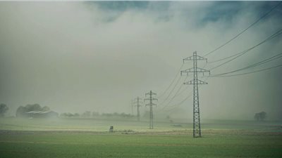 رئيس بلدية فرنسية يأمر رجال الدين بالتفرغ للدعاء لوقف المطر 