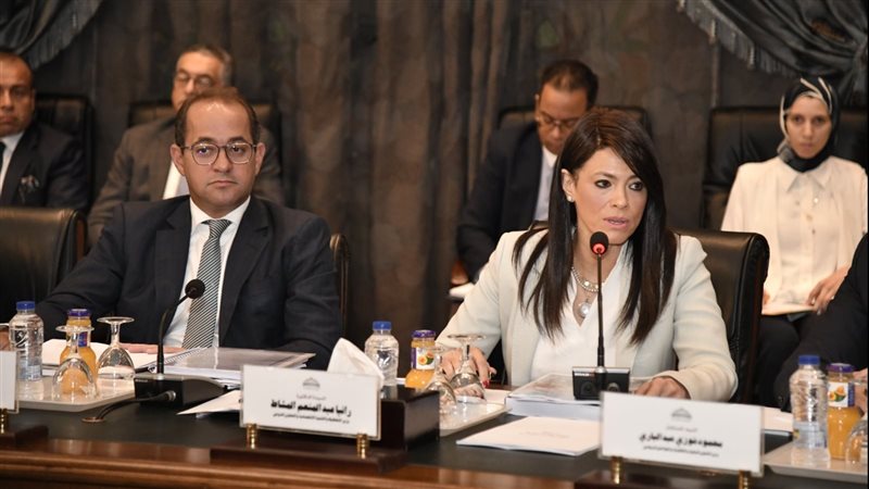 لجنة دراسة برنامج