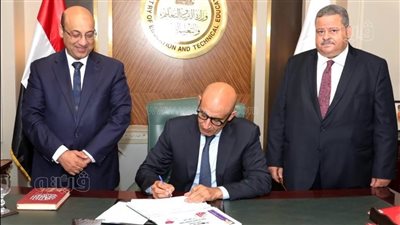 الدبلومات الفنية أول نتيجة يعتمدها وزير التعليم الجديد.. نسبة النجاح 70.9%.. والبنات يكتسحن قائمة الأوائل