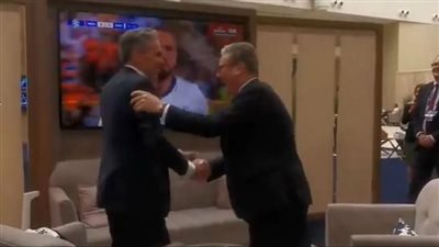 رئيس وزراء بريطانيا يترك اجتماع الناتو لمشاهدة مباراة إنجلتر أمام هولندا (فيديو)