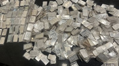 إحباط تهريب 1000 سبيكة فضة بحوزة راكب بمطار القاهرة