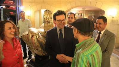 جولة مفاجئة لوزير الثقافة في المواقع الثقافية بساحة دار الأوبرا