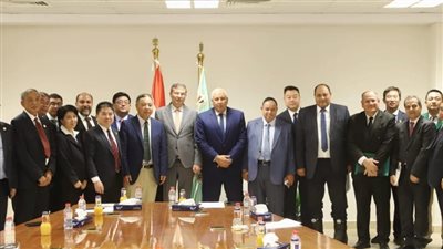 وزير الزراعة يبحث مع وفد جامعة الصين للعلوم تطوير إنتاجية المحاصيل الاستراتيجية 