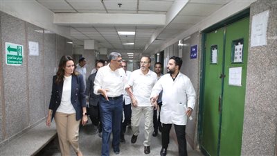 في جولة مفاجئة، محافظ الجيزة يتفقد مستشفى الوراق لمتابعة سير العمل خلال الإجازات
