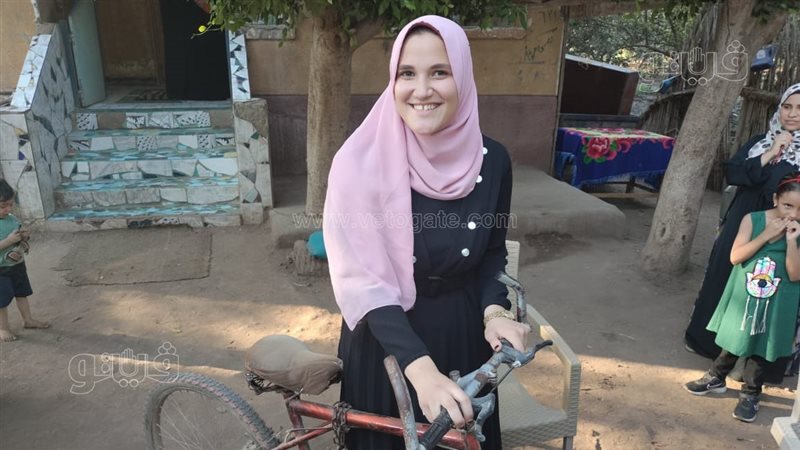 الطالبة أسماء فكيه