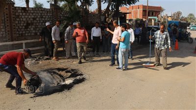 هبوط أرضي محدود بمدخل كوبري صفط راشين ببني سويف