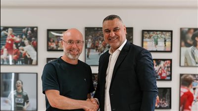 خالد العوضي: ستيفان مادسن وقع على عقود تدريب الأهلي لموسمين 