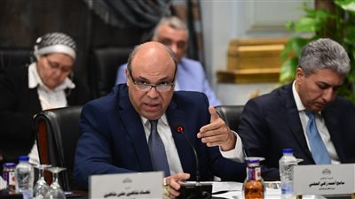 وزير الطيران: نعمل على تطوير وتحديث شبكة المطارات المصرية ورفع كفاءتها 