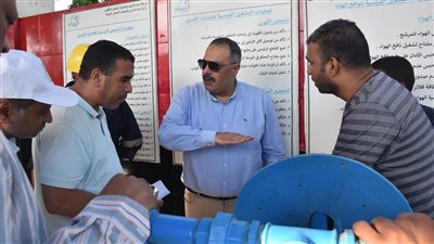 رئيس مياه الأقصر يتفقد مشروع الصرف الصحي بالعديسات بحري ومحطة مياه الصعايدة 