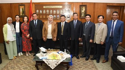 ألسن عين شمس تستقبل وفدًا من الرابطة الكونفوشيوسية الدولية وجامعة الدراسات الأجنبية