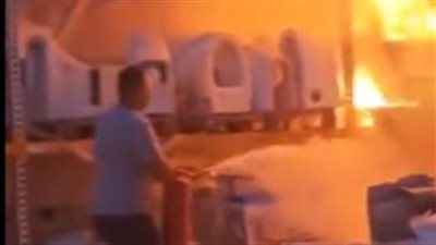 مستوطنون إسرائيليون يحرقون محلا تجاريا شمال غرب نابلس (فيديو)